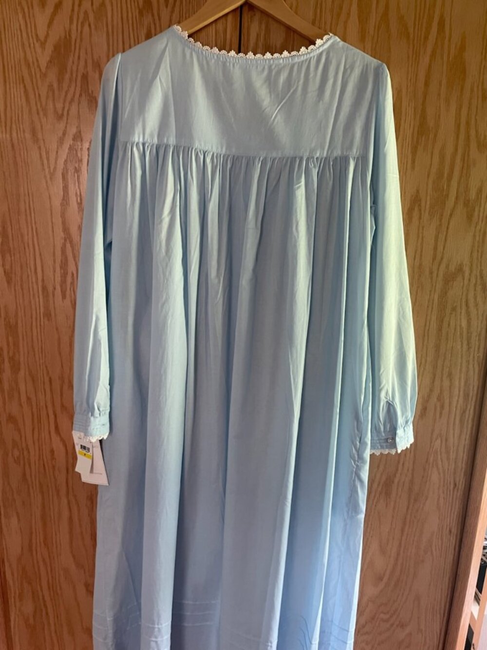 Eileen West Couture Queen Anne's Lace nightgown - Picture 3 of 9